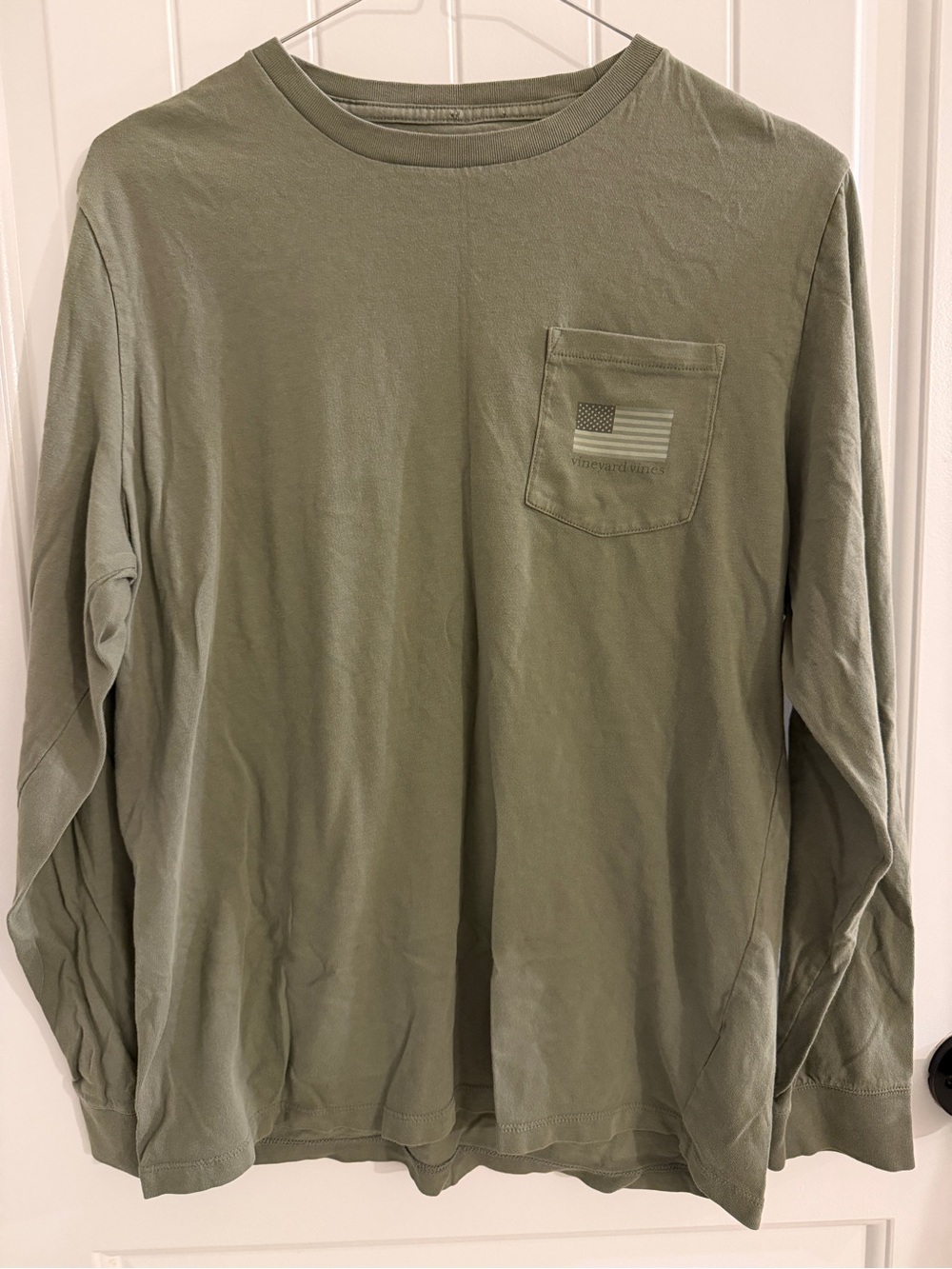 Boy's Vineyard Vines Olive Green Long-Sleeve Pocket Tee with Flag Detail Sz 18